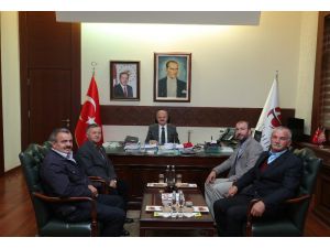 Vali Çakacak, Seyitgazi Muhtarlar Derneği Yöneticilerini Kabul Etti
