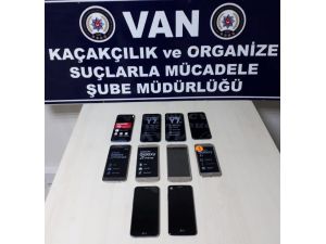 Van’da 10 Adet Kaçak Cep Telefonu Ele Geçirildi