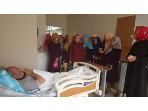 Ortaokul Öğrencilerinden Hastalara Ziyaret Sürprizi