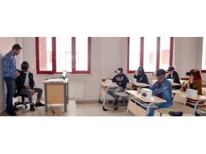 Gaün Oğuzeli Myo Öğrencilerine Sanal Gerçeklik Tatbikatı Yaptırıldı