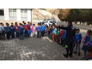 Gürün’de Polisten Öğrencilere Trafik Eğitimi