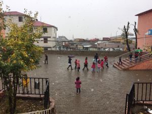 Karlıova’da Kısa Süreli Kar Yağdı, Kaza Meydana Geldi