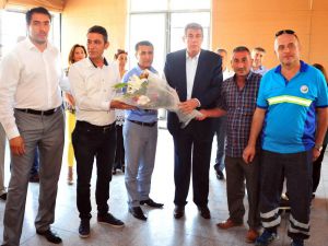 Balçovalı İşçilere Bayram İkramiyesi