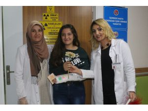 Van’da ‘Hasta Hakları Günü’nü Çiçek Vererek Kutladılar