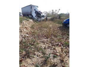 Tır Askeri Araca Çarptı: 1 Asker Yaralandı