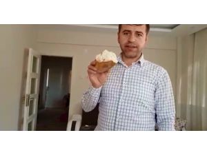 İnegöl’de Ekmeğin İçinden Lastik Çıktı