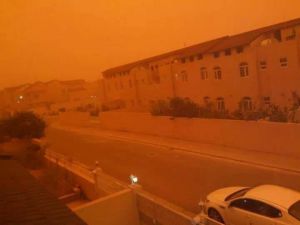 Irak’ta Toz Fırtınası Bine Yakın Kişiyi Hastanelik Etti