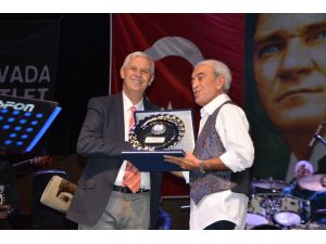 Söke’de Edip Akbayram’la Cumhuriyet Coşkusu