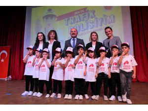 Amasyalı Çocuklar ‘Kırmızı Düdük’ Çalmaya Devam Ediyor