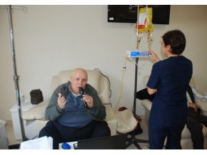 Kanser Hastalarına ’Minik Kuş’tan Terapi