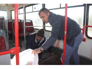 Bozuk Halk Otobüsünde Kalan Adama Devlet Sahip Çıktı