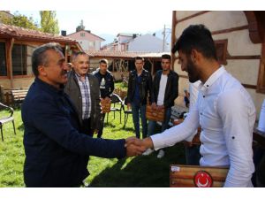 Başkan Tutal Mehmetçiklerle Yemekte Buluştu