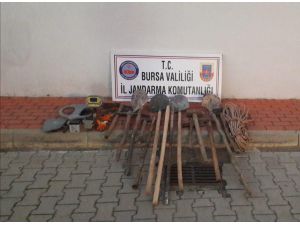 Uyuşturucudan Aranıyorlardı, Kaçak Kazı Yaparken Yakalandılar