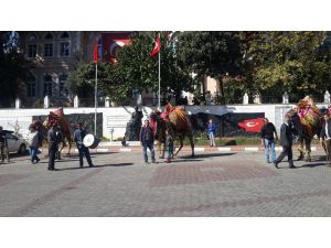 Buldan’da Develer Dualarla Havut Kuşandı