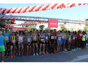 7’den 77’ye Herkes Cumhuriyet Koşusu’nda Buluştu