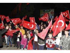 Cumhuriyet Coşkusu Fener Alayı İle Kutlandı