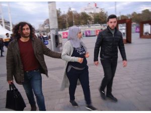 Taksim’de Filistinli Kadının Bileziğini Çalan Suriyeli Yakalandı