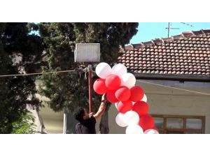 Suriyeli Çocukların Balon İzdihamı