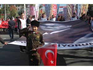 Chp’liler Anıtkabir’e Yürüdü