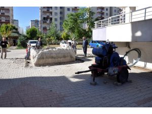 Yıktığı Tavan Az Daha Mezarı Oluyordu