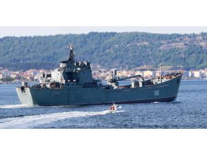 Rus Savaş Gemisi Çanakkale Boğazı’ndan Geçti
