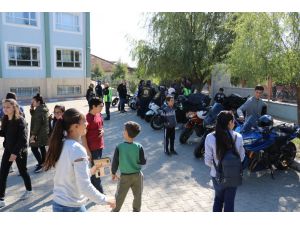Çocuklara En Anlamlı Bayram Hediyesi Motor Kulübü Üyelerinden