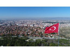 Eskişehir’in En Yüksek Tepesine Dev Türk Bayrağı
