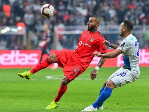 Spor Toto Süper Lig: Beşiktaş: 2 - Çaykur Rizespor: 0 (İlk Yarı)