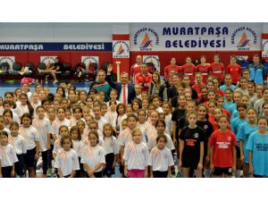 Muratpaşa’dan ‘Minik Melekler Hentbol Turnuvası’