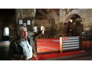 Ayasofya’daki Buzlu Cam Ve Pimapenler Tartışmaya Sebep Oldu
