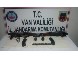 Van’da Teröristlerin Eylemlerde Kullanacağı Silah Ve Mühimmatlar Ele Geçirildi