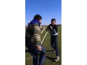 Evinin Camını Kıran Çocuğu Sopa Ve Bıçakla Darp Etti