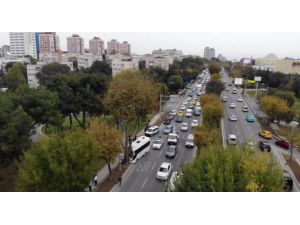 Bakırköy’de Kaza Nedeniyle Kitlenen Sahil Yolu Trafiği Havadan Görüntülendi