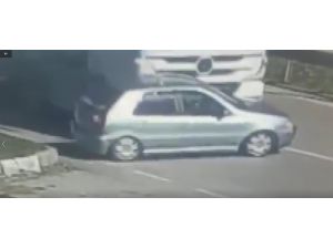 Kör Noktaya Denk Gelen Araç Metrelerce Sürüklendi