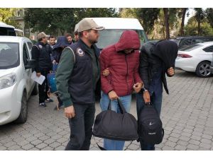 Samsun’da Fetö’den Gözaltına Alınan 6 Asker Adliyeye Sevk Edildi