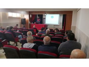 Jandarmadan Şoför Ve Öğretmenlere Seminer