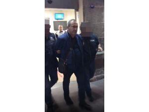 Pkk’nın İngiltere’deki Dernek Sorumlularından Biri İzmir’de Yakalandı