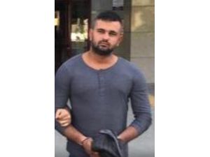Kız Kardeşiyle Konuşan Kişiyi Bıçakladı