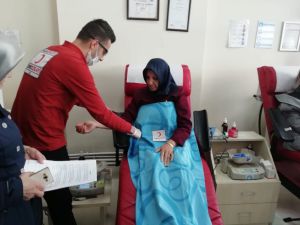 Ak Partili Kadınlardan Kan Bağışı