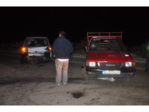 Zonguldak’ta Pikap İle Kamyonet Çarpıştı: 2 Yaralı