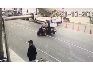 Atv’ye Çarpan Motosiklet Böyle Takla Attı