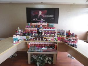 Baharat Satan İş Yerinden 16 Bin 200 Adet Kaçak İlaç Çıktı