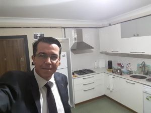 Önce Eski Karısını, Sonra Camiden Çıkan Birini Bıçakladı