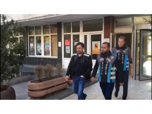 İstanbul’da Lüks Otomobille Yol Kesip “Drift” Yapan Maganda Yakalandı