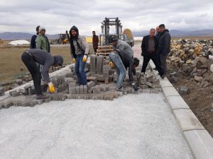 Bezirhane Mahallesi Parke Taşlı Yollara Kavuşuyor