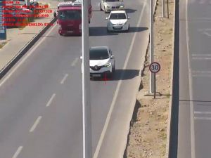 Polisi Görünce Emniyet Kemeri Takan Sürücüler Bir Anda Neye Uğradığını Şaşırdı