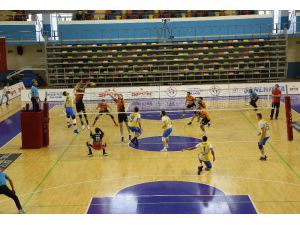 Haliliye Voleybol Takımı, Malatya’yı 3- 0 Mağlup Etti