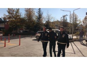 Kanal Borularını Kullanarak Hırsızlık Yapmaya Çalışırken Suçüstü Yakalandılar