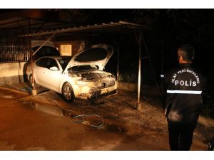 Adana’da Park Halindeki Otomobil Benzin Dökülerek Ateşe Verildi