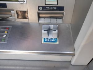Atm’ye Kurulan Düzeneği Vatandaş Ortaya Çıkardı